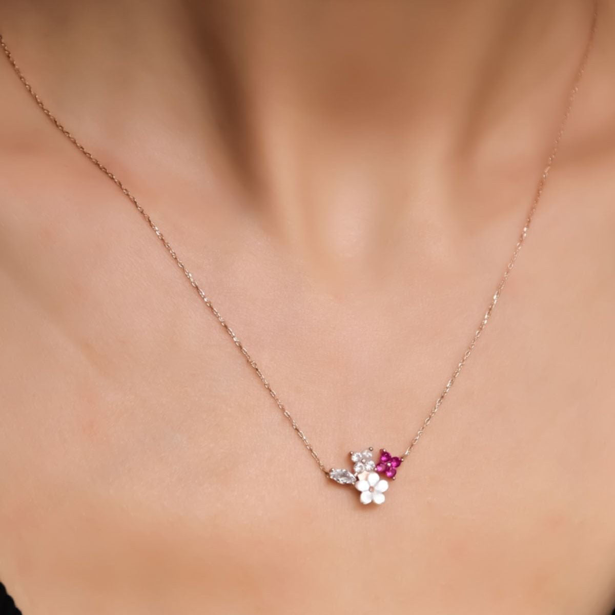 925 Ayar Gümüş Orkide Çiçeği Kolye