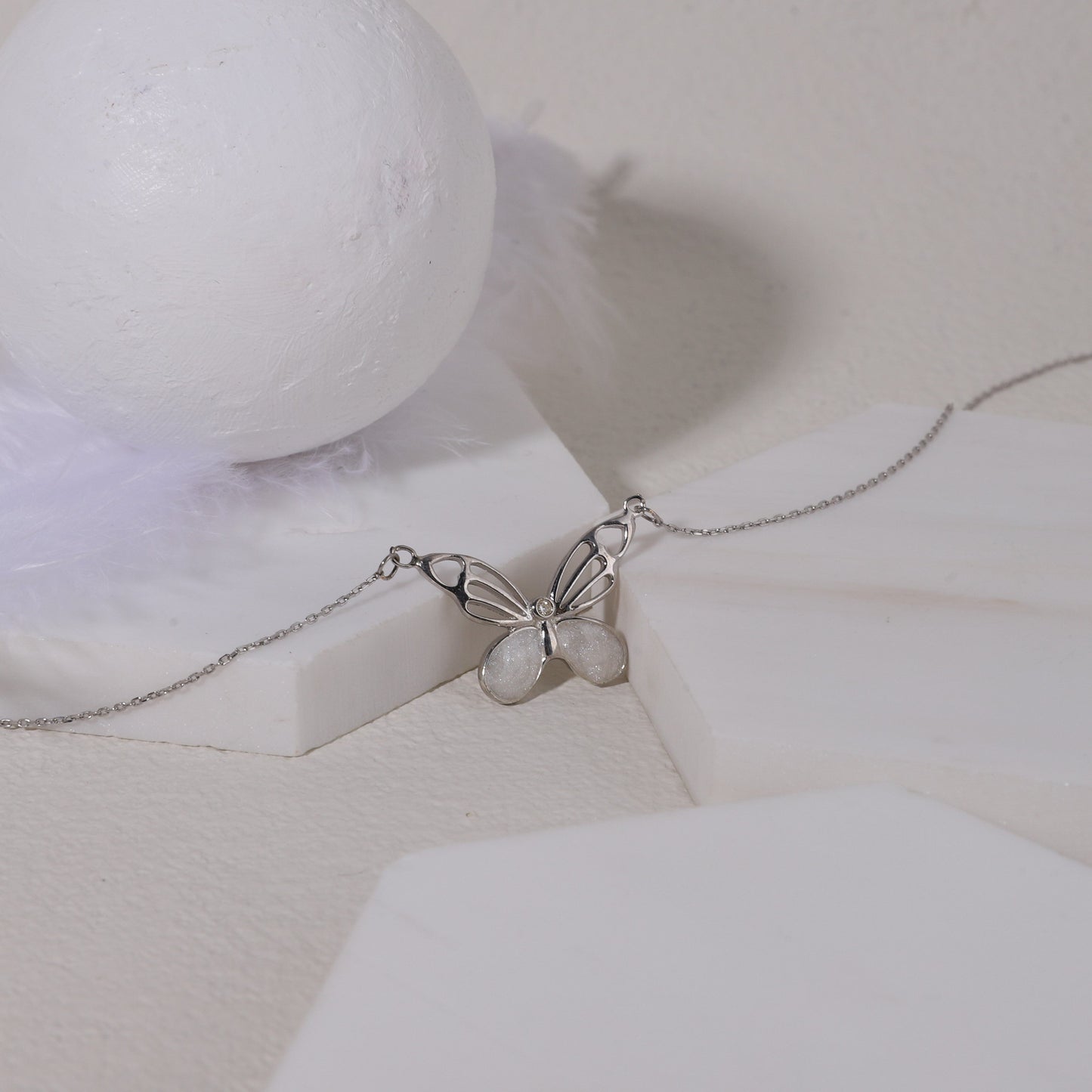 925 Ayar Gümüş Sedef işlemeli Kelebek Kolye