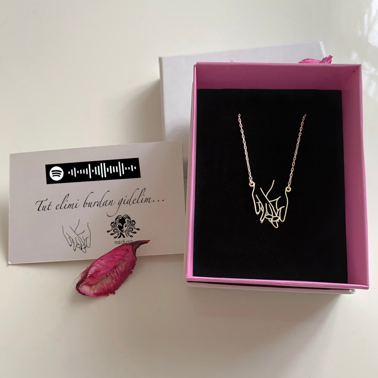 925 Ayar Gümüş Tut Elimi Kolye