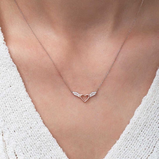 925 Ayar Gümüş Taşlı Kalpli Melek Kanadı Kolye