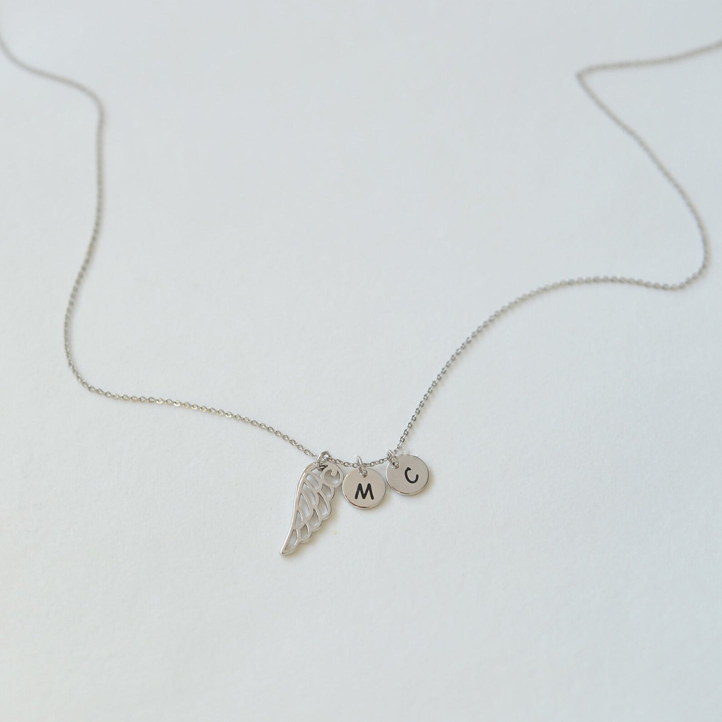 925 Ayar Gümüş Kişiye Özel Harfli Melek Kanadı Kolye