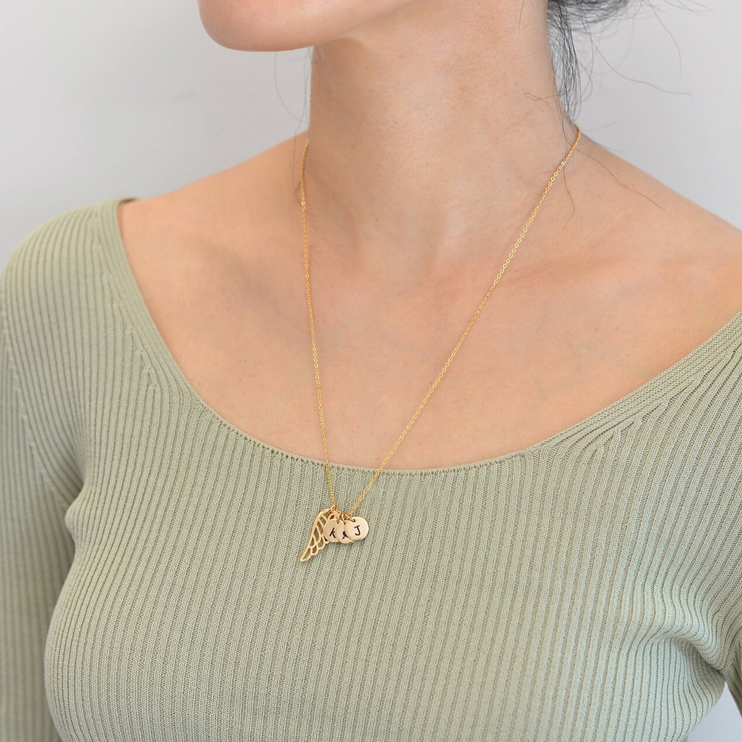 925 Ayar Gümüş Kişiye Özel Harfli Melek Kanadı Kolye