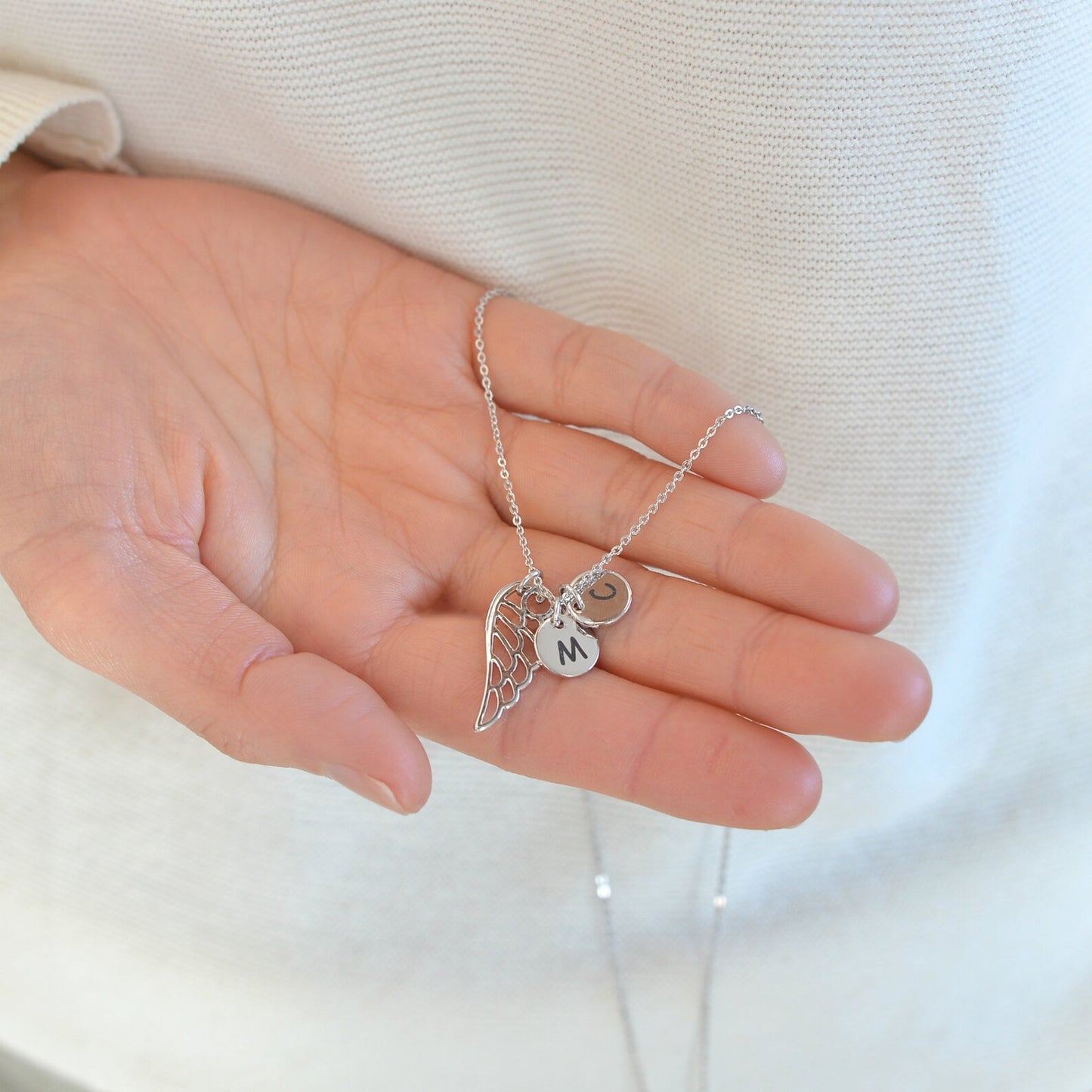 925 Ayar Gümüş Kişiye Özel Harfli Melek Kanadı Kolye