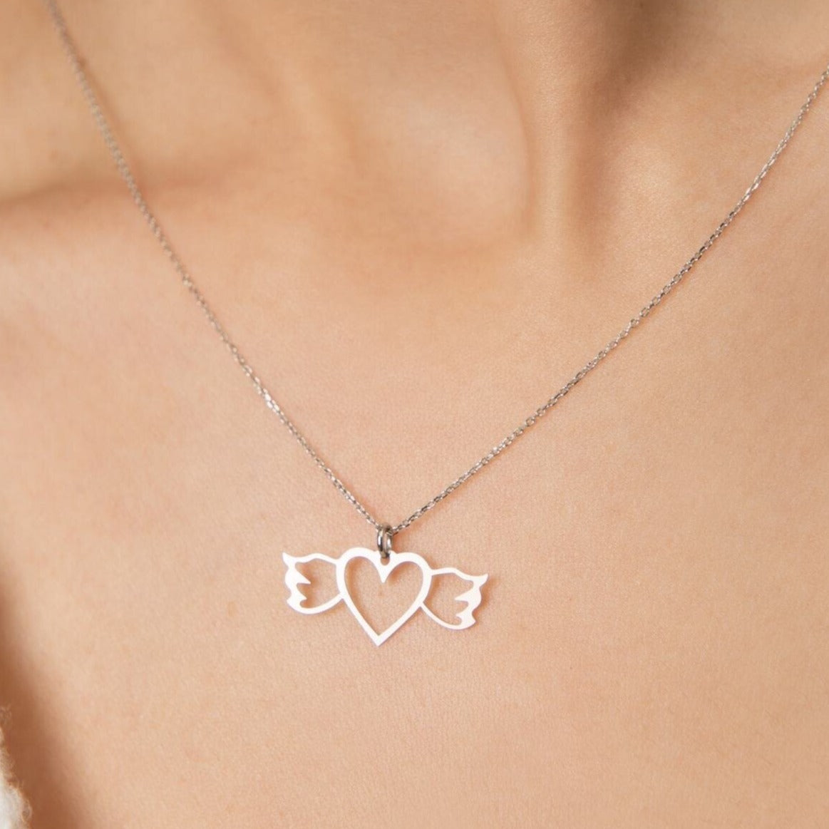 925 Ayar Gümüş Kalpli Melek Kanadı Kolye